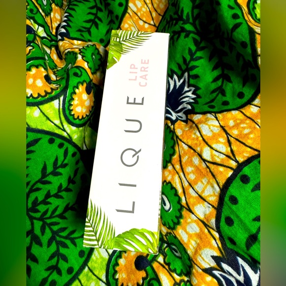 Randoms Winners Choice: Lip Care, Gloss & Lip Balm Nourish hydrate Shine Each - Picture 8 of 17